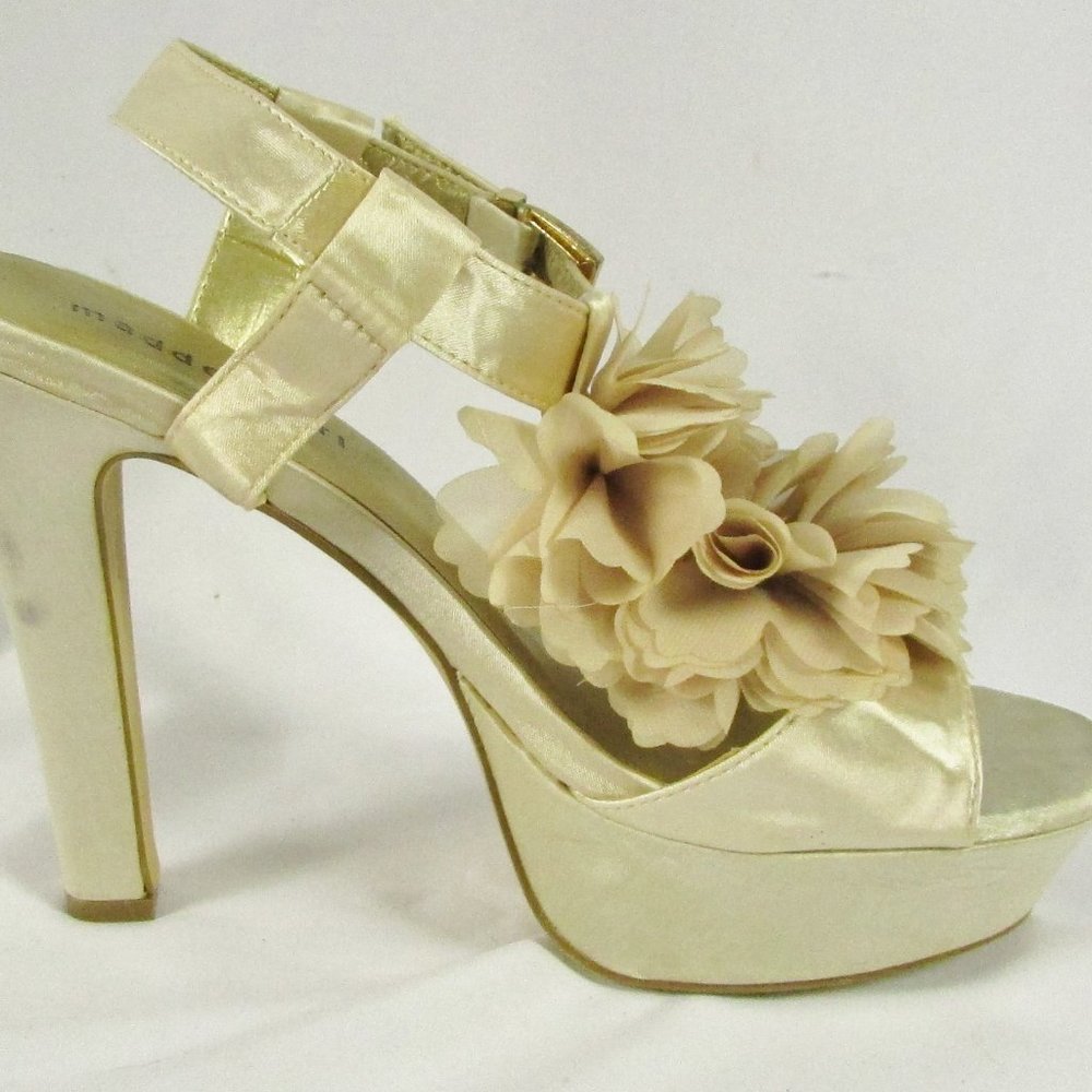 Madden Girl MADDEY Gold T-Strap Flower Front Heels - Picture 2 of 10